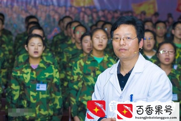 戒网瘾学校，杨永信这种人为什么还能逍遥法外？