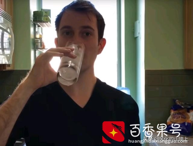 在美国普通人一个月工资多少钱