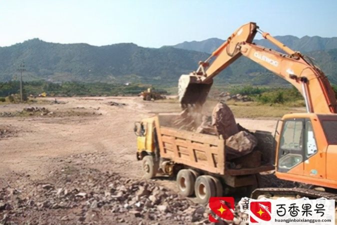 「全国各地卡车司机收入」天津渣土车运输老板月收益42000元