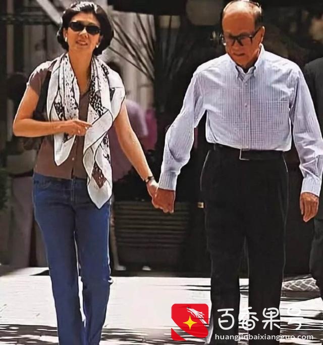 相伴28年，李嘉诚仍不敢将周凯旋娶进门？背后原因不简单