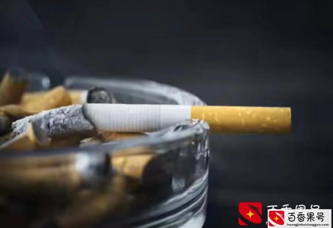 烟灰缸里不能倒水，懂的人应该结婚了