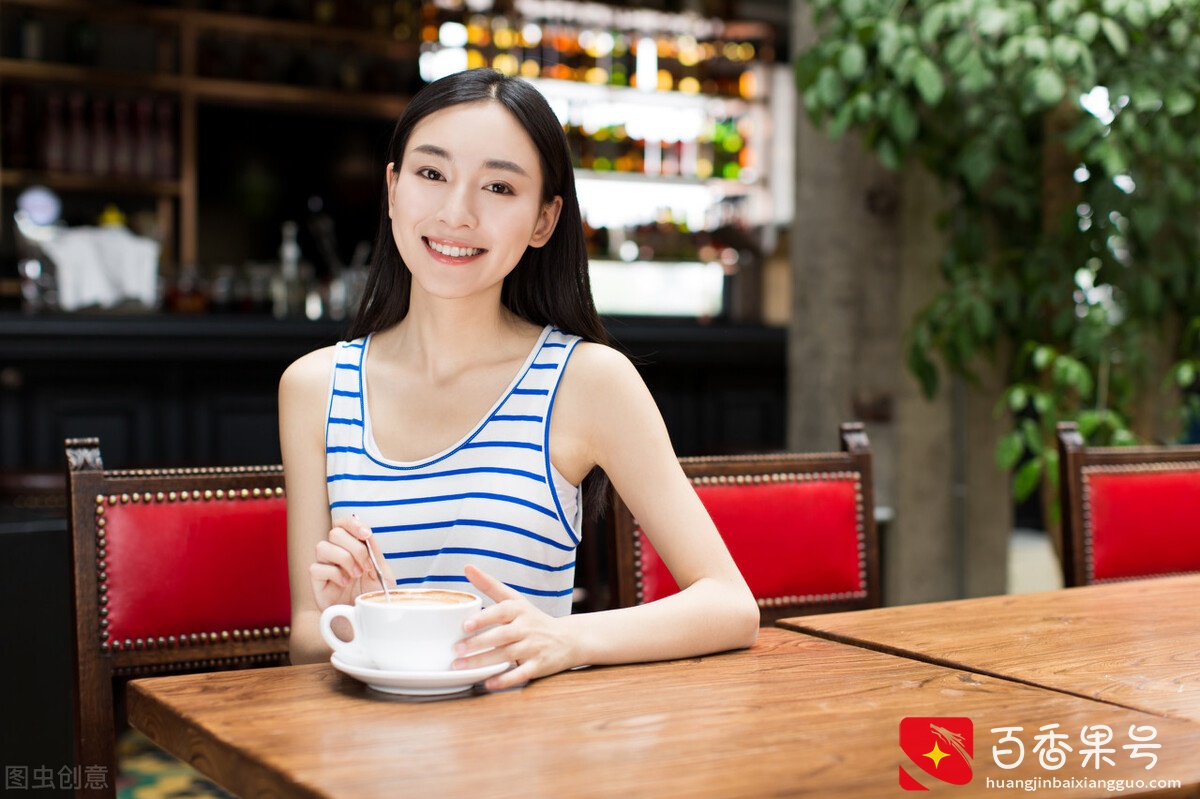 全球规模最大的大学：地铁开进校园，美食美女尽在眼前