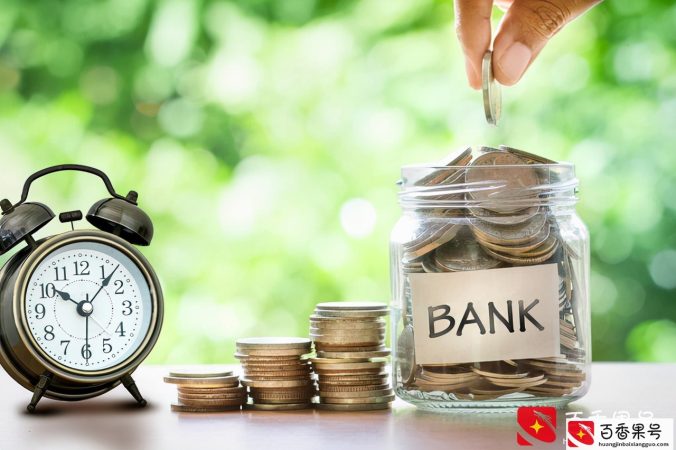银行里存100万元，一年利息是多少？不上班够用吗？