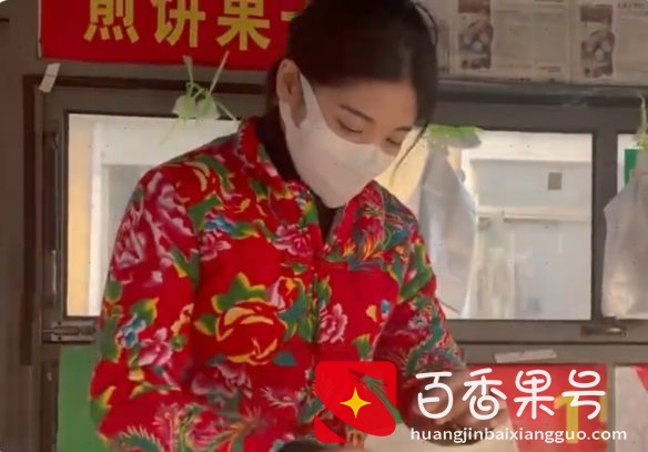 99年美女辞职卖煎饼果子，月入2万