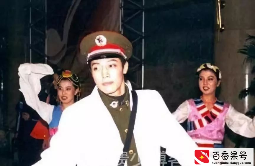 从央视主持到"芳心纵火犯"，"被"央视辞退的撒贝宁逐渐"失控”了