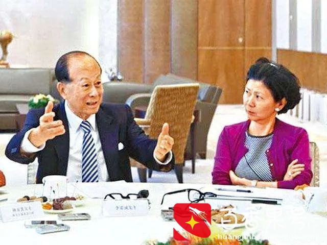 相伴28年，李嘉诚仍不敢将周凯旋娶进门？背后原因不简单