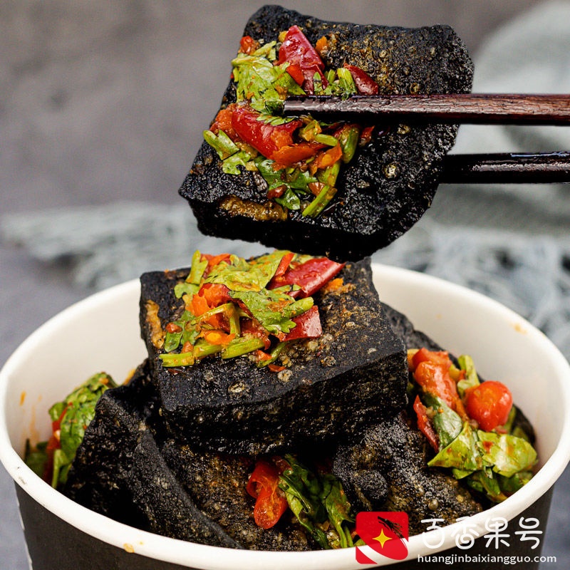 离婚大姐创业卖臭豆腐，一年赚69万，而她全部用的是一个“借”字