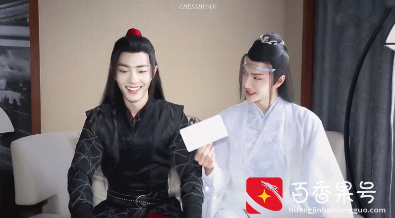 王一博看肖战的眼神，比男女朋友还深情！网友：绝对是真爱