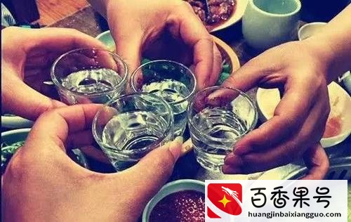 简单又大气的敬酒话，饭桌上高情商敬酒词