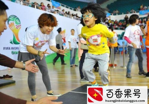 儿童标准身高体重表来了，快自查娃是否达标，偏低矮小要及时补救