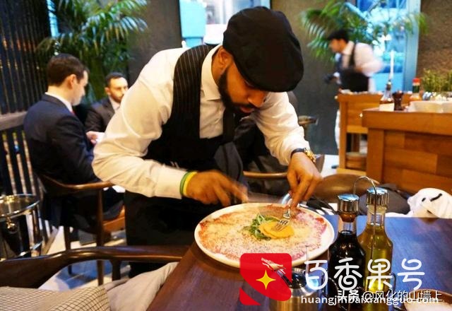 在美国普通人一个月工资多少钱
