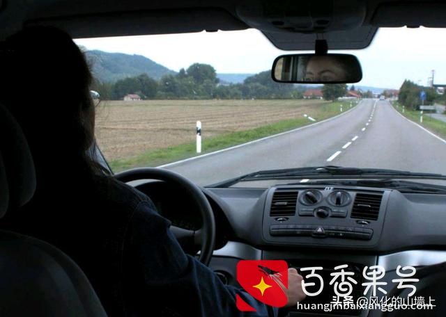 在美国普通人一个月工资多少钱