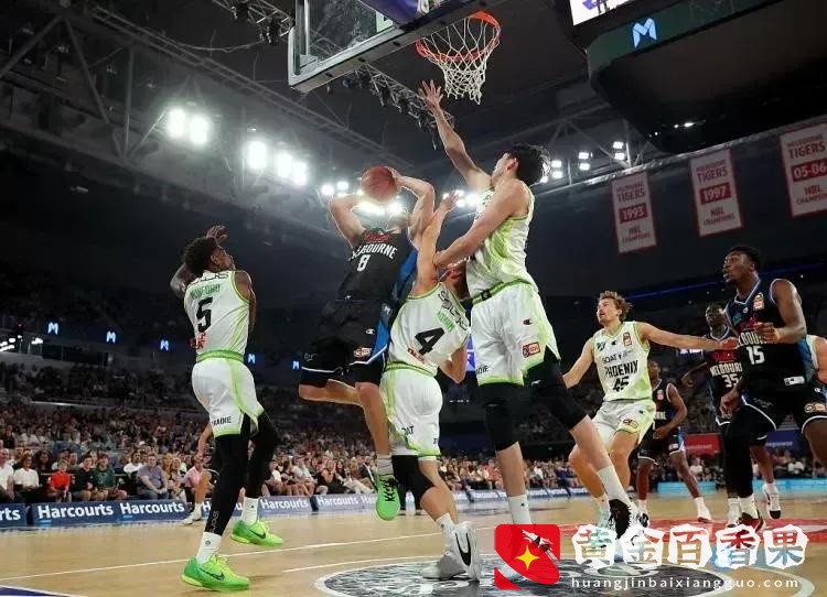 有人说：周琦去澳洲历害，是因为他不敢懒惰，在国内他敢偷懒