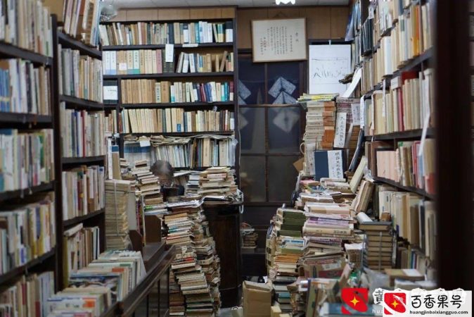 书店遭遇寒冬，而它却能年入千亿，新华书店是如何做到的？