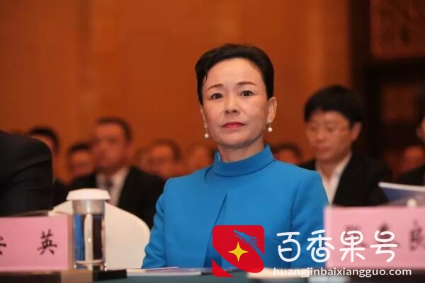 她将说话，练成了艺术，名字叫安英