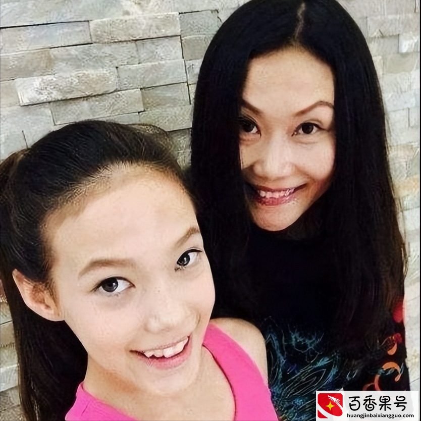 谷爱凌哭问“我们为什么在中国”，谷妈的教育让白岩松都竖大拇指