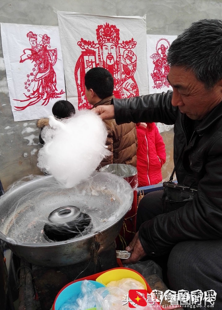 棉花糖——甜蜜的童年记忆！商贩：两元一个，生意不好做！