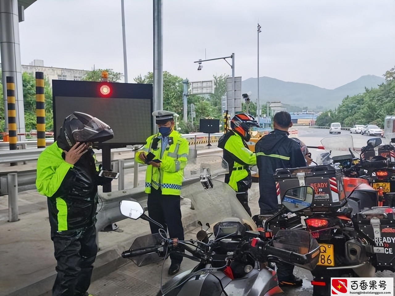 高速收费标准有调整：客车按座位、货车按轴距，包含皮卡、摩托