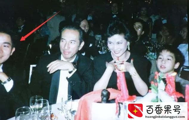 何超琼与陈百强的凄美爱情：你含泪送我出嫁，我不顾世俗为你扶灵