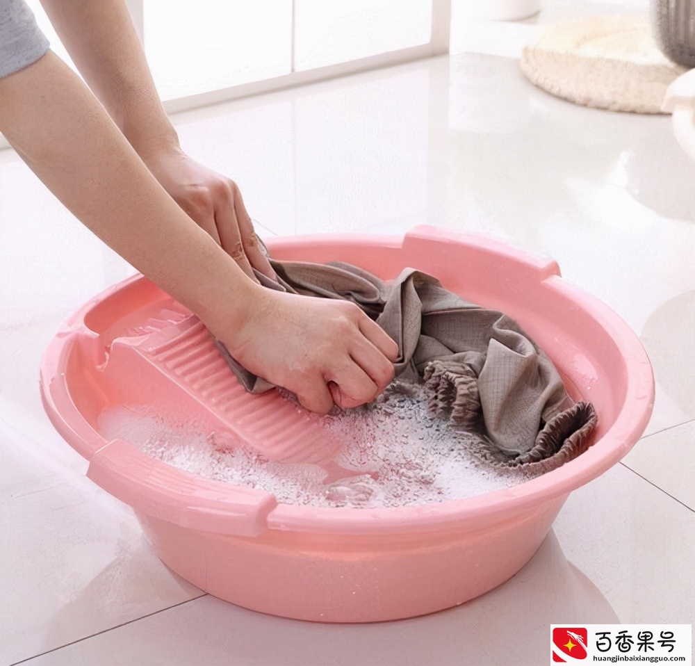 新衣服自带一小块布料是做什么用的？大多数人都不知道的冷知识