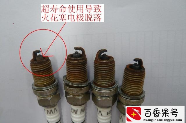 火花塞损坏前有3个征兆，包括发动机抖动、冒黑烟，要及时检修
