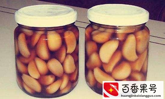 家常帮：大蒜泡酒的功效你知多少！