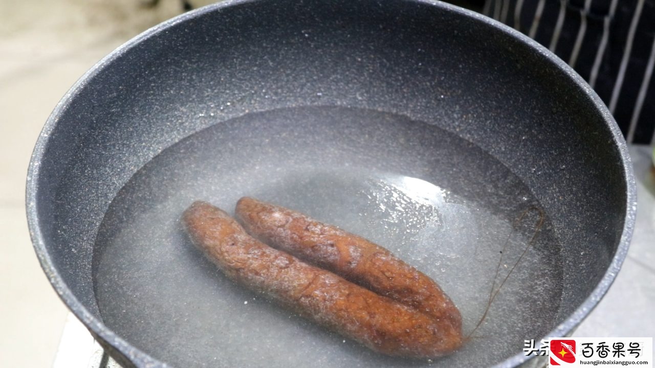 腊肠到底是蒸还是煮？好多人搞不懂，难怪吃起来口感又干又硬