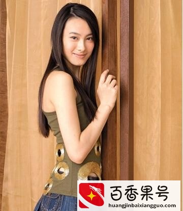 “豪门弃妇”梁洛施的悲伤，2年生3子，为何李家就是不娶她进门