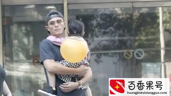 “屡传婚变”霍建华：疑奉子成婚，后怒吼林心如，开豪车独自离开