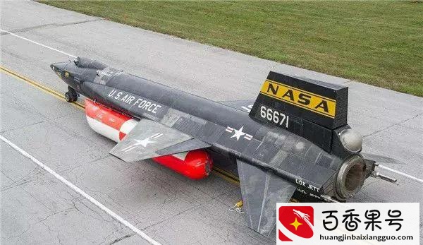 能飞9000000米的纸飞机是真是假，纸飞机最远飞行距离68米