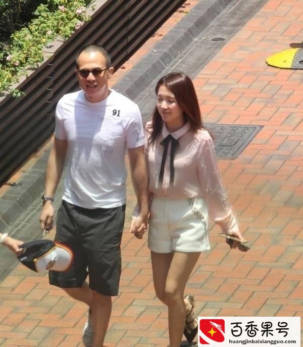 “豪门弃妇”梁洛施的悲伤，2年生3子，为何李家就是不娶她进门
