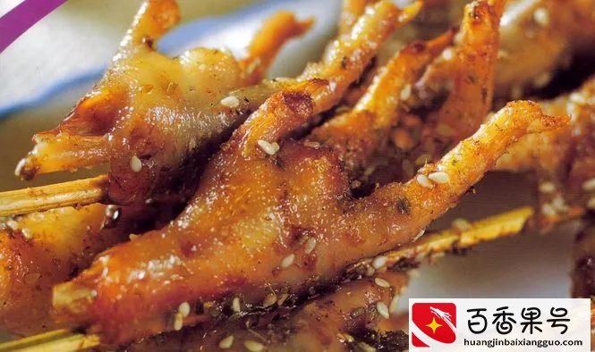 不要小看烤烧烤的，人家每晚赚2000算低的