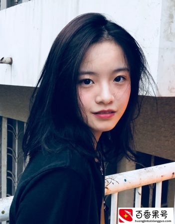 李庚希为啥没读大学？倪萍引荐纽约大学失败，趁着年纪小多读书吧