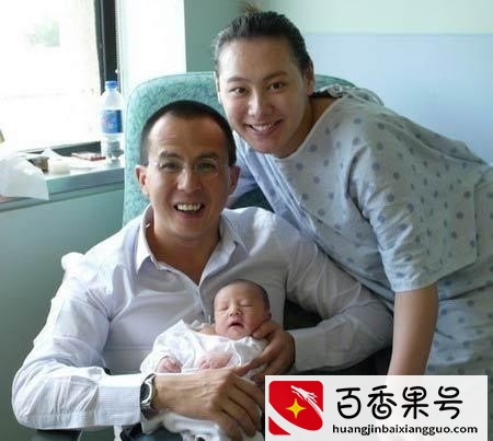 “豪门弃妇”梁洛施的悲伤，2年生3子，为何李家就是不娶她进门
