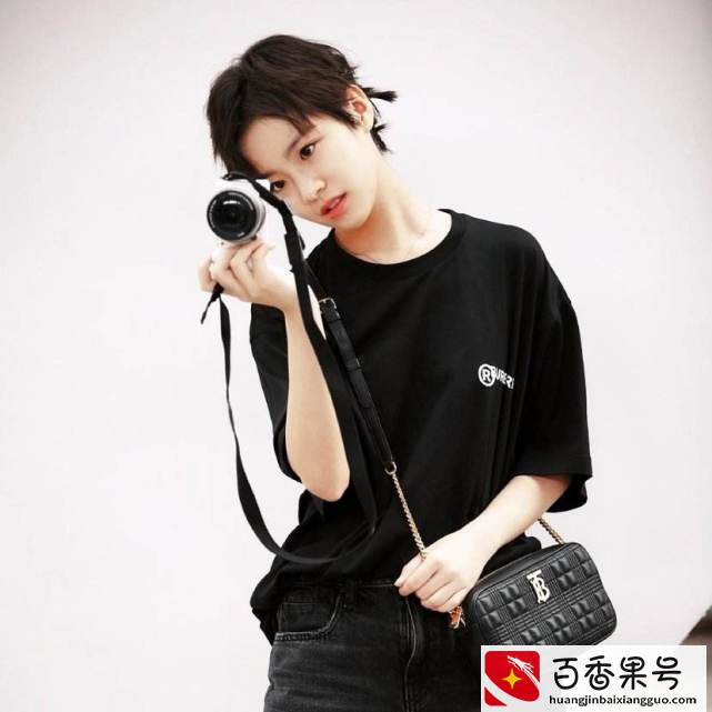 李庚希为啥没读大学？倪萍引荐纽约大学失败，趁着年纪小多读书吧
