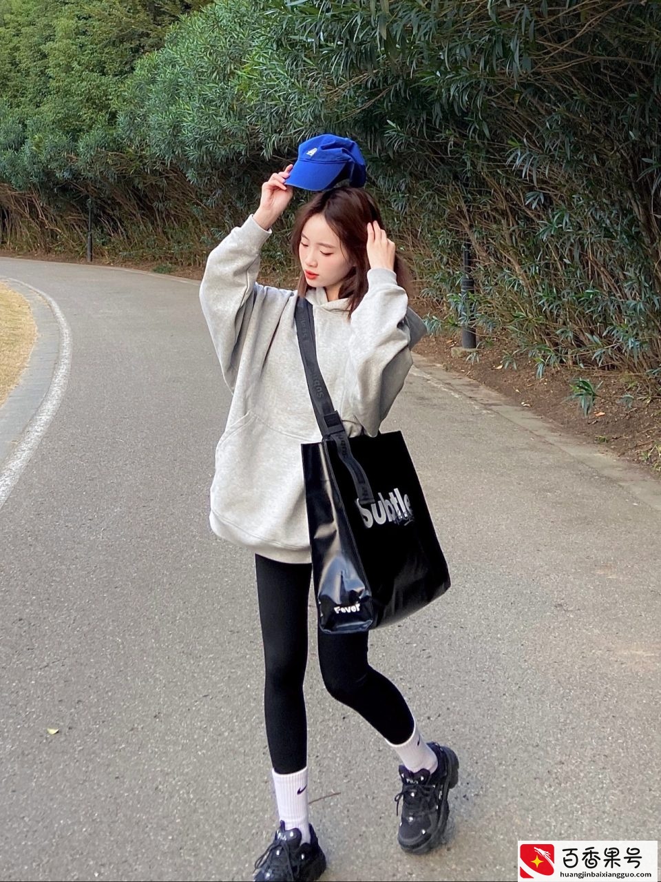 女生穿瑜伽裤出门有伤风化？其实还有这些体面穿法，也不耽误美