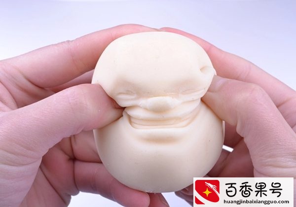 为什么用后置摄像头拍出来的脸是歪的？