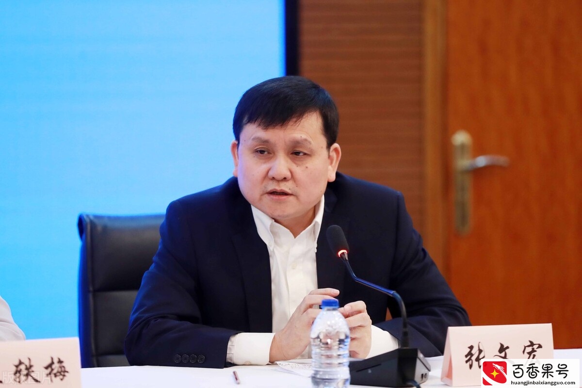 防疫专家张文宏被中医专家徐文兵反对，小孩子究竟早饭该吃什么？
