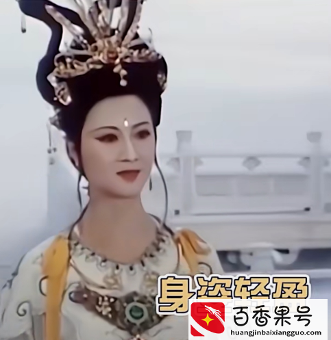 穿上汉服后直角肩突然变“丑”？和溜肩相比，直角肩这次真的输了
