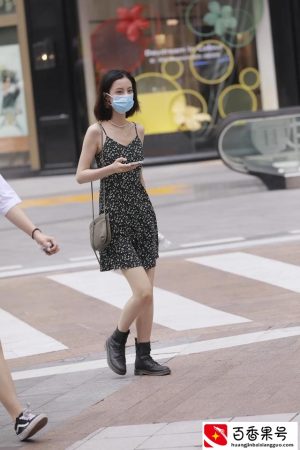 女生穿靴子脚臭吗
