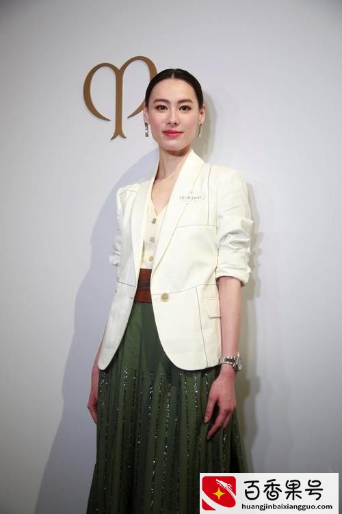 “豪门弃妇”梁洛施的悲伤，2年生3子，为何李家就是不娶她进门