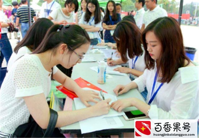 中国获得诺奖仅3人，落后于印度，是什么造成我们大而不强？