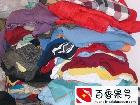 做废旧衣服回收，销路在哪里？卖价多少钱一吨？一文说清