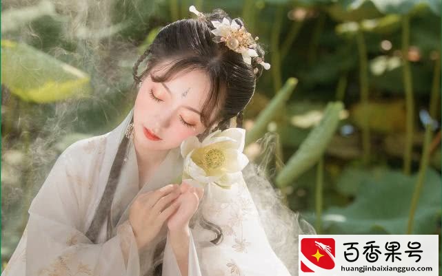 俗语：“女人有三宝：珍珠、扇贝，害羞草”它具体指女人那三样？
