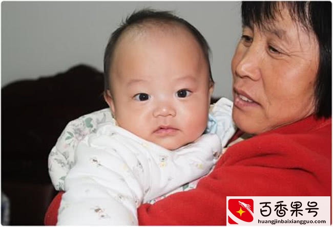 你生小孩，姥姥一般给多少钱？需要准备些什么呢？
