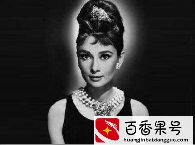 俗语：“女人有三宝：珍珠、扇贝，害羞草”它具体指女人那三样？