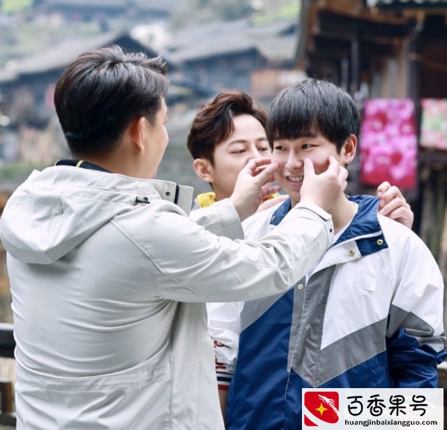 彭昱畅发文官宣恋爱，但女朋友却不是张婧仪