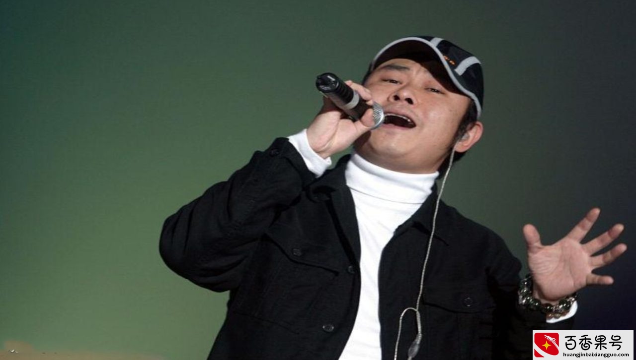 红极一时的刀郎，为啥巅峰时期退出乐坛？他做错了什么？