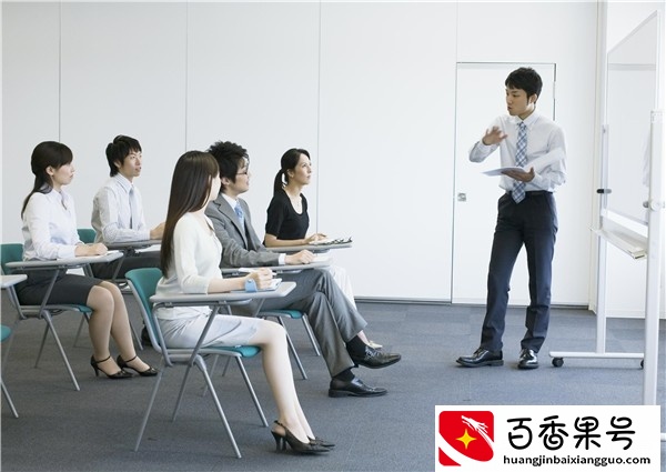 女孩子学什么技术比较好？有前途呢？
