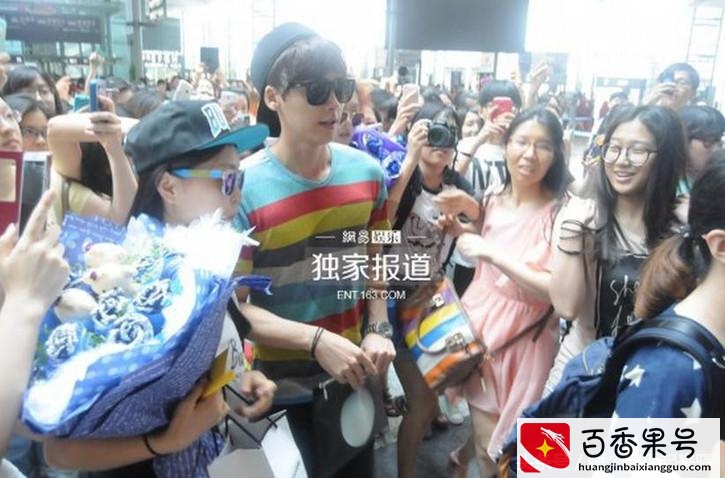 发现一个规律：追星丑女比例超高，追得越痴的越丑！